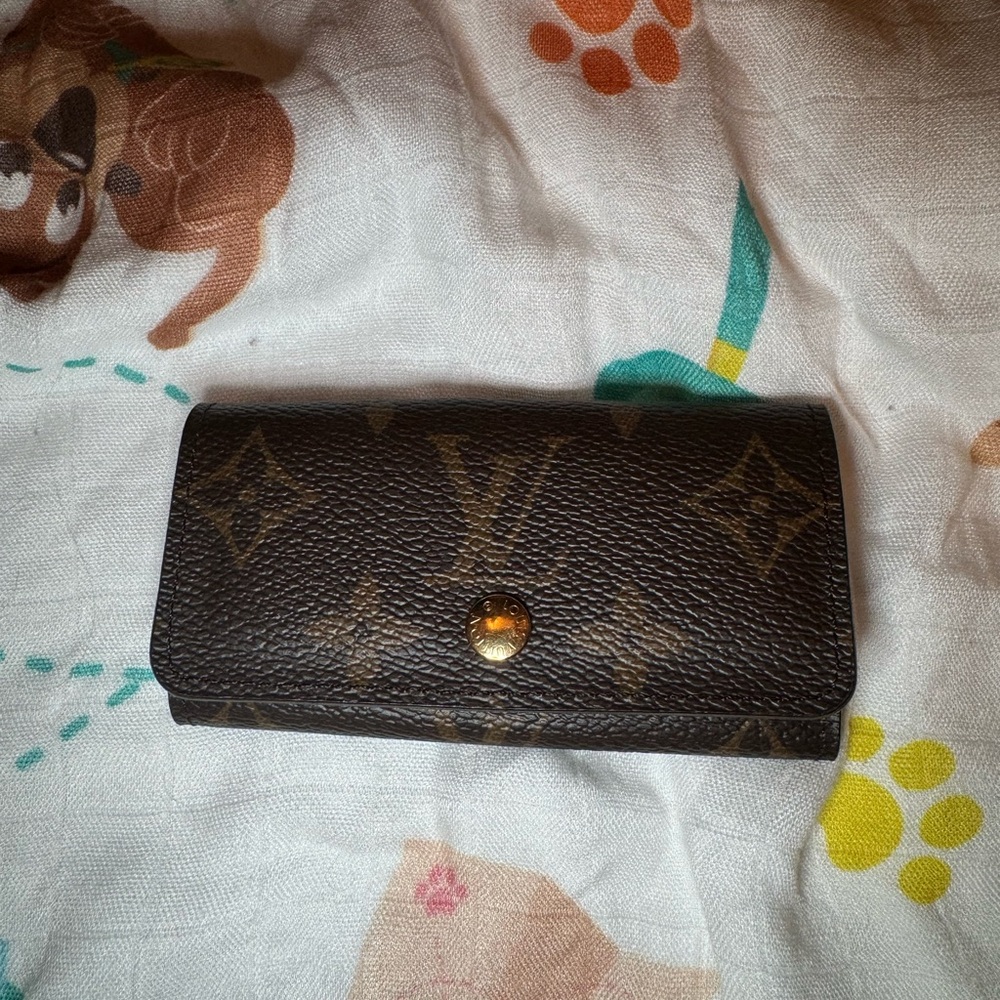 Louis Vuitton 4 ring key holder